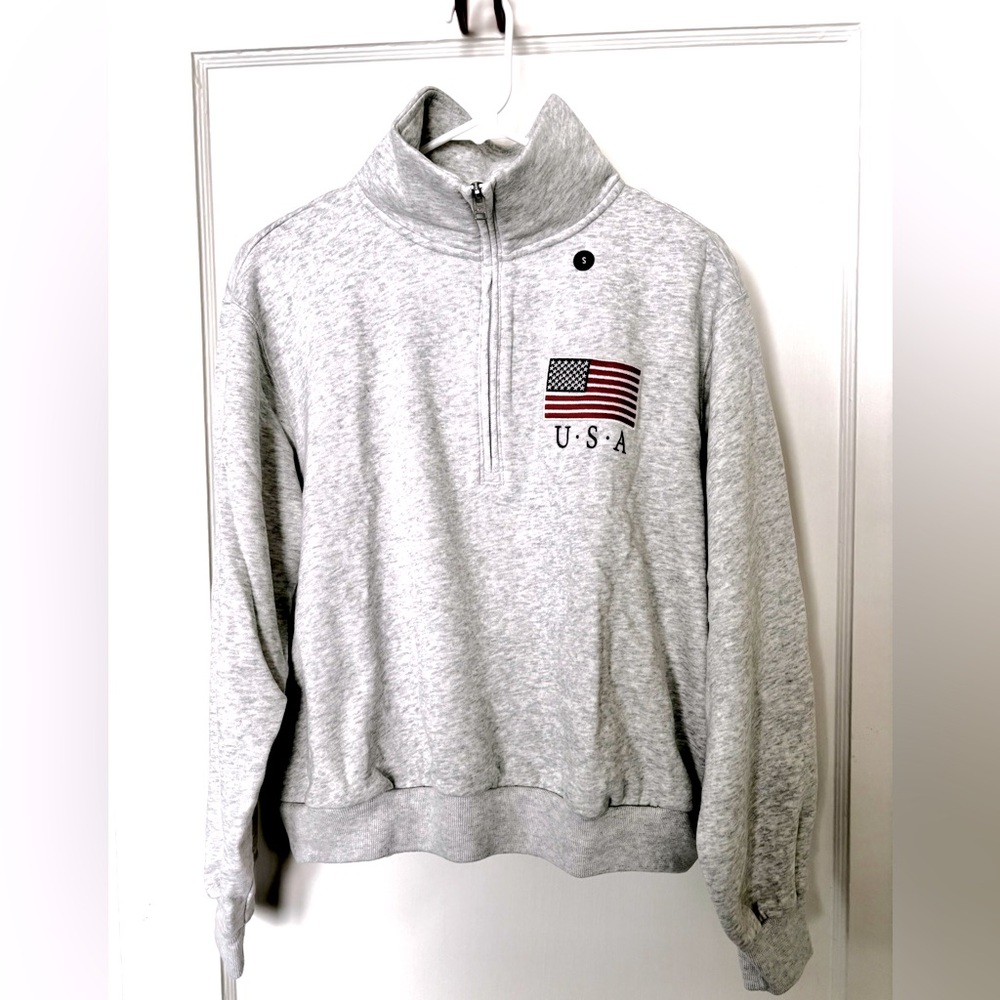 Hollister light gray half zip USA sweatshirt NWT small